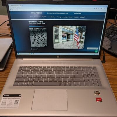 HP Laptop 17-cp2025dx Ryzen 5 7520U 8gb RAM 512gb NVMe 17.3 inch Windows 11 Home B4GX7UA 1H9528142Y