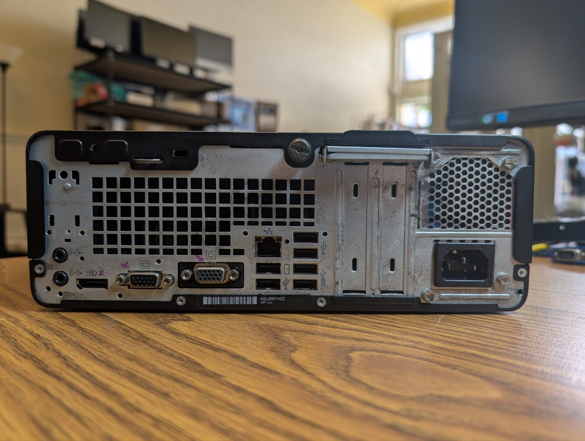 HP ProDesk 400 G5 SFF, i3-8100, 8gb RAM, 128gb NVMe, Windows