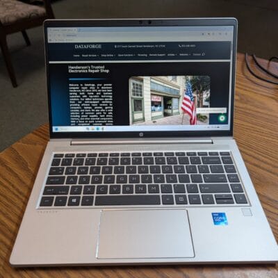 HP ProBook 640 G8, i5-1145g7, 16gb RAM, 256gb NVMe, 14", Windows 11 Pro, 3E4R8UT 5CD124TNNH