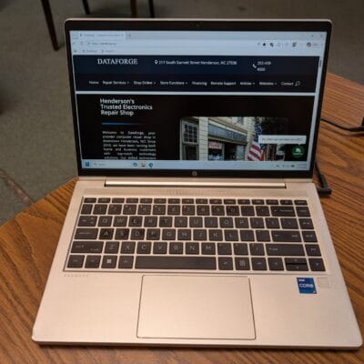 HP ProBook 640 G8 Notebook PC, i7-1165G7, 16gb RAM, 512gb NVMe, 14", Windows 11 Home, 64U24UC 2TK21306V4